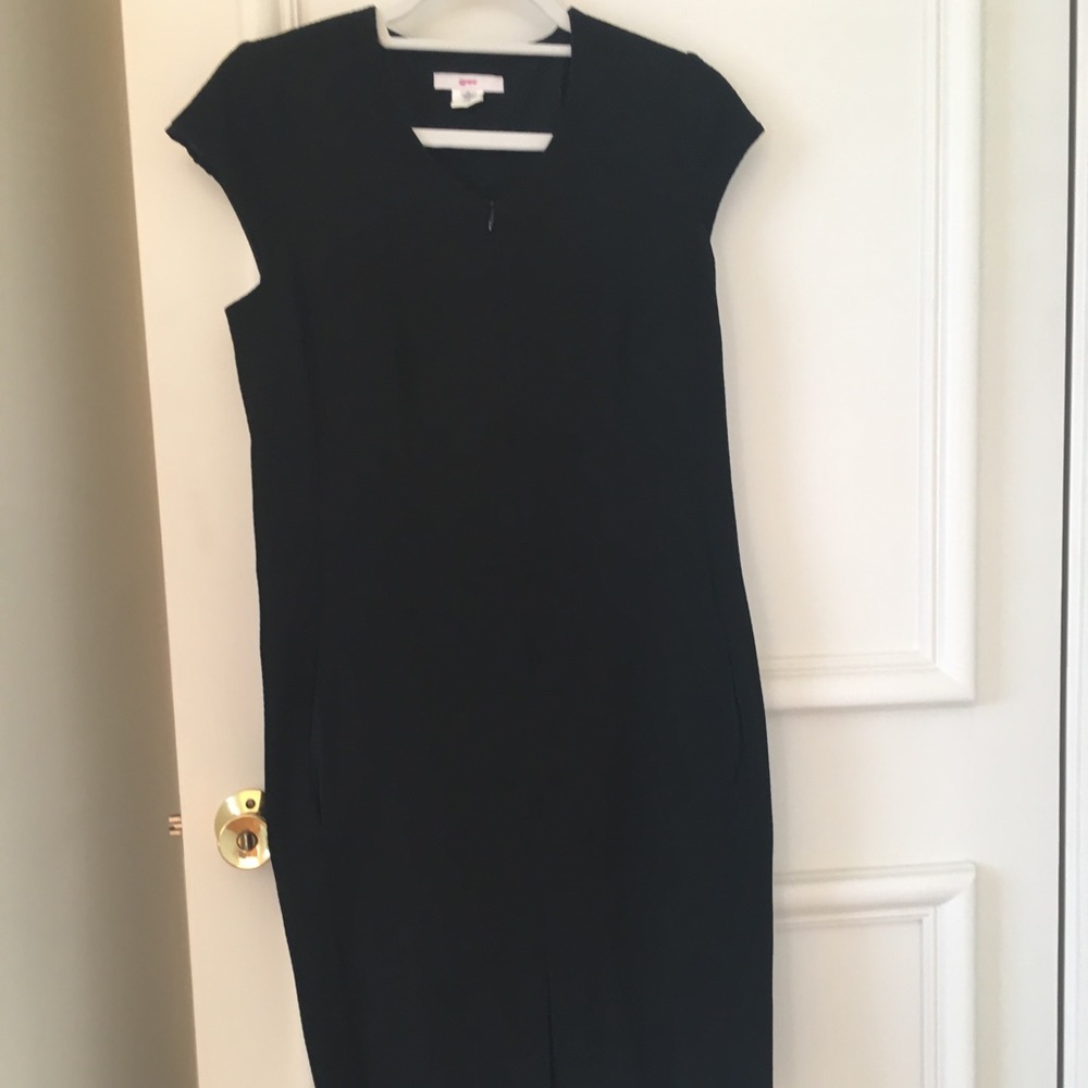 Leggiadro Black Stretch Sheath Cap Sleeve 2 Pocket